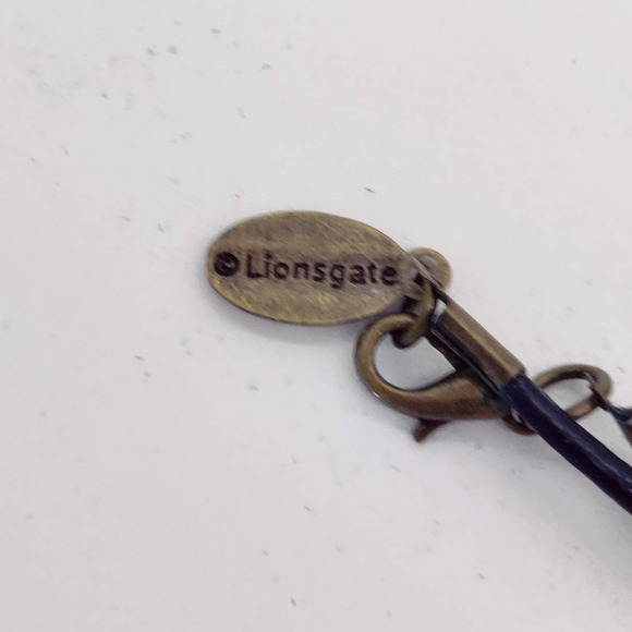 Lionsgate Lgf The Hunger Games Mockingjay Pendant Necklace On Black 9" Cord - Picture 6 of 7